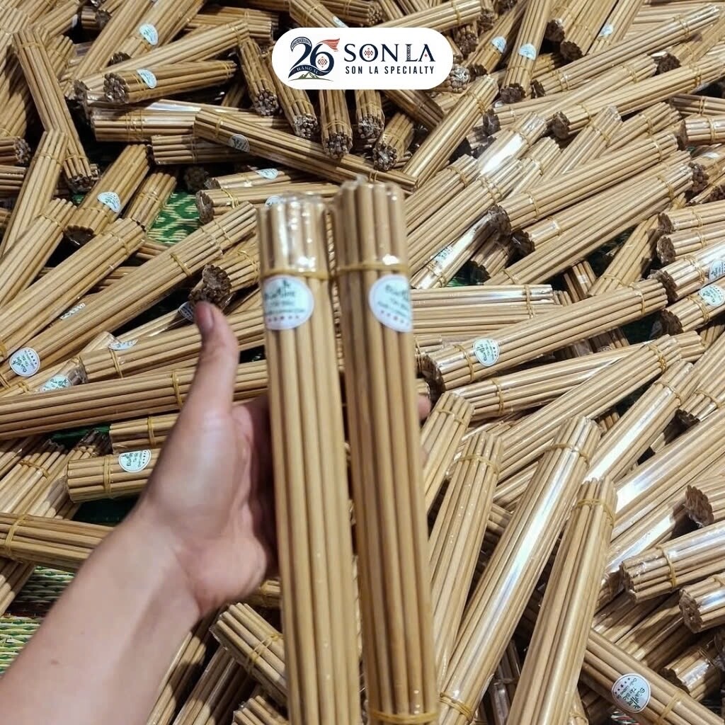 Banner giữa cửa hàng