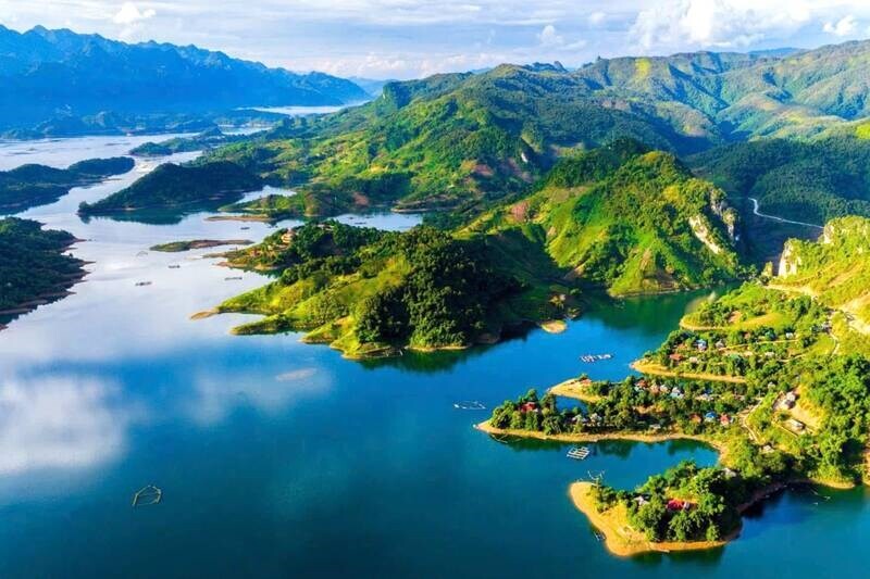 Gian Hàng Đặc Sản Lòng Hồ Quỳnh Nhai - Mường Giàng