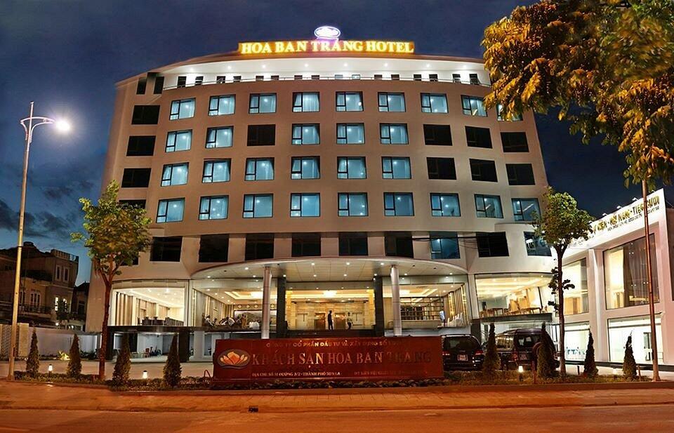 White Bauhinia Hotel