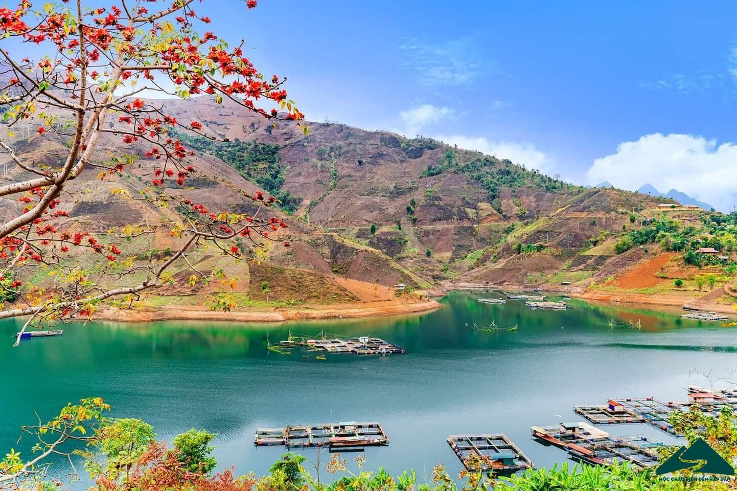 Son La hydroelectric lake